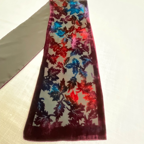 NWT Lord & Taylor Graphic Silk Velvet Scarf 10” x60” NEW - Picture 10 of 11